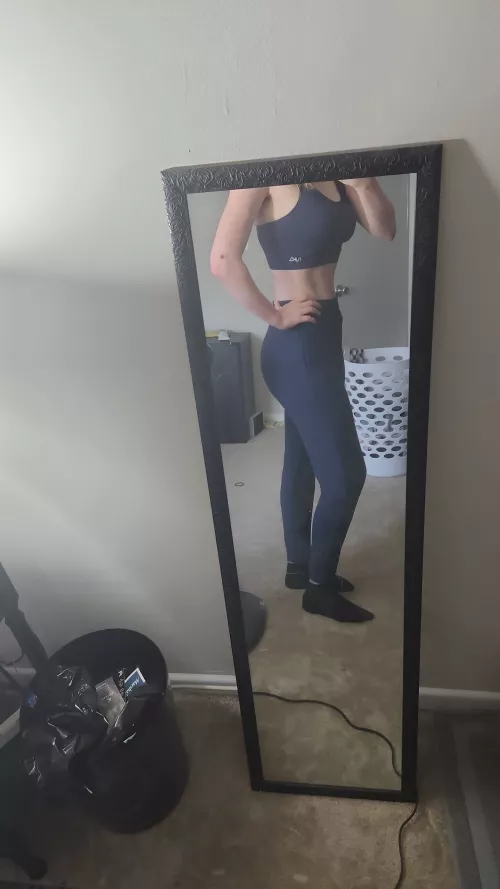 New workout outfit! Do you like it? by BegMsKelly