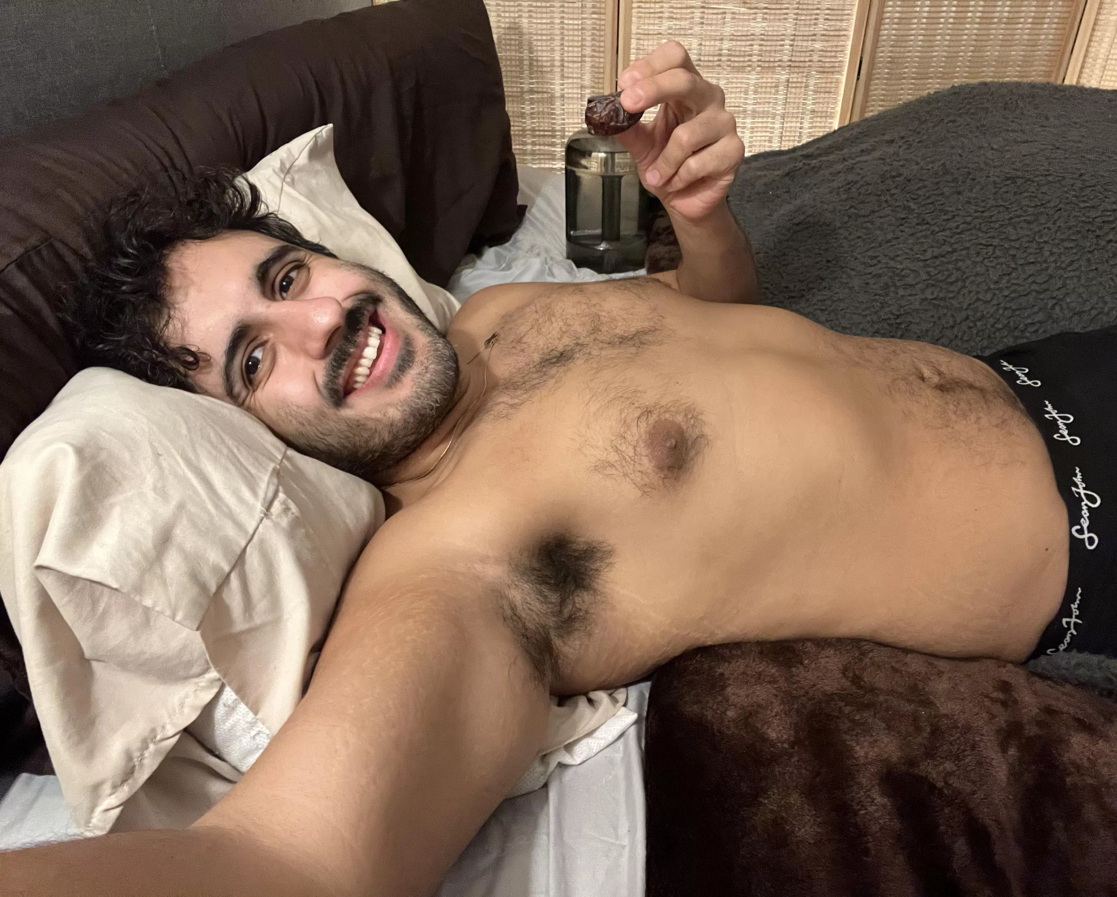 (NSFW) Enjoying a date in bed. Now I want a real date 😉 posted by matebod
