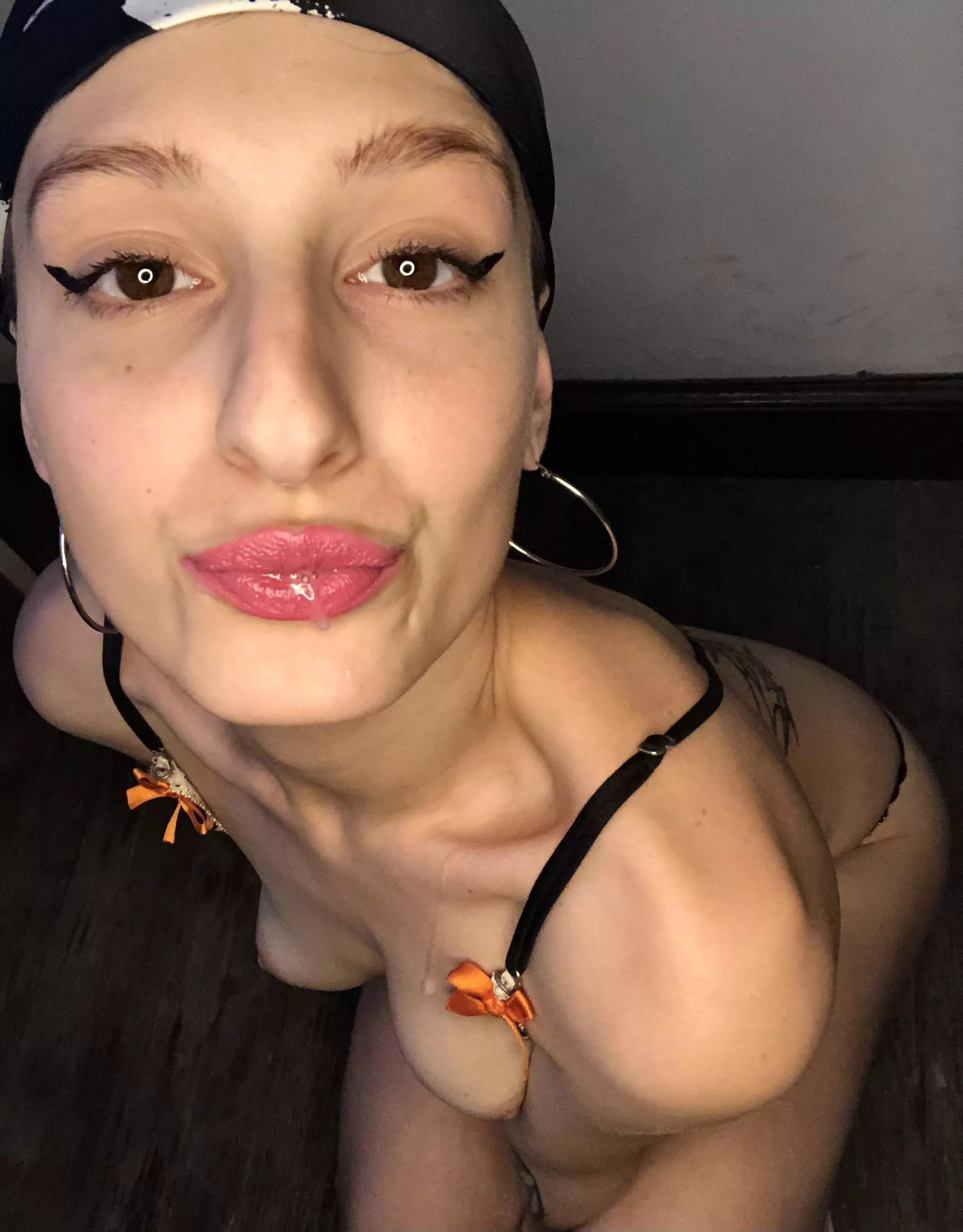 [oc] give me a kiss posted by sexypotionn