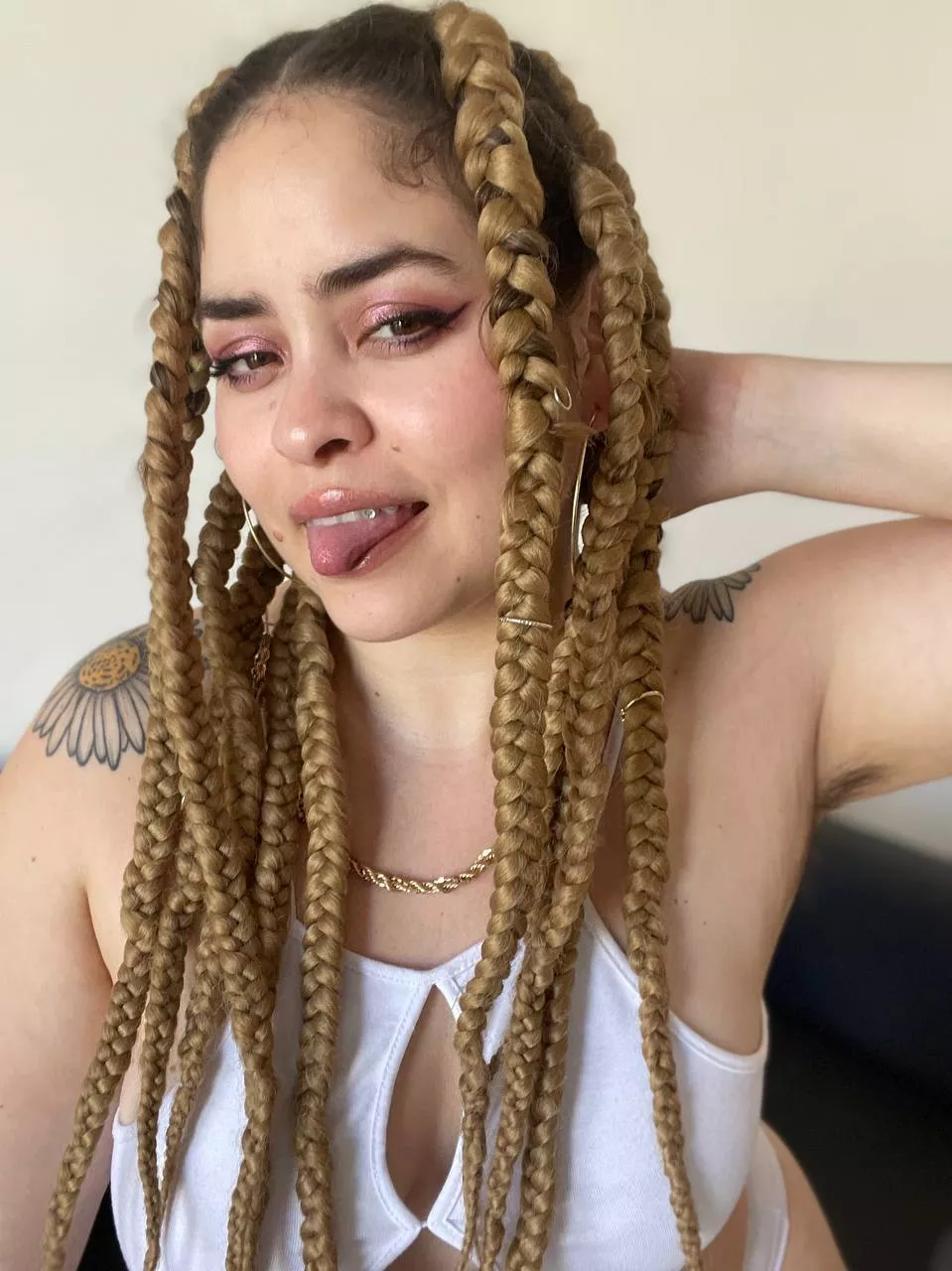 Pretty girl, wild body. posted by LittleHairyStoner