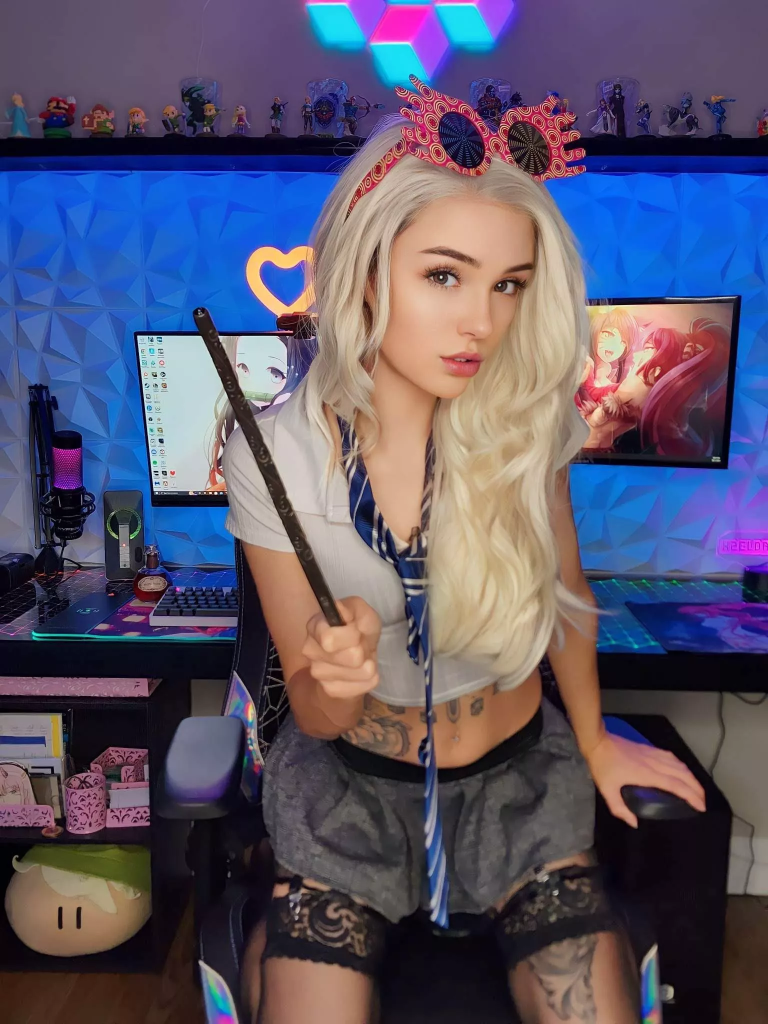 Seems like a perfect day for Luna to come out of her studies 🤤🪄 posted by xZeldaBabex