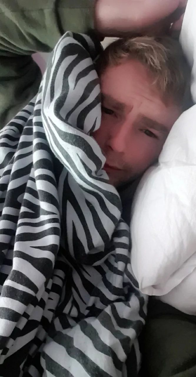 Sleepy 😴 posted by CheckeredCobalt