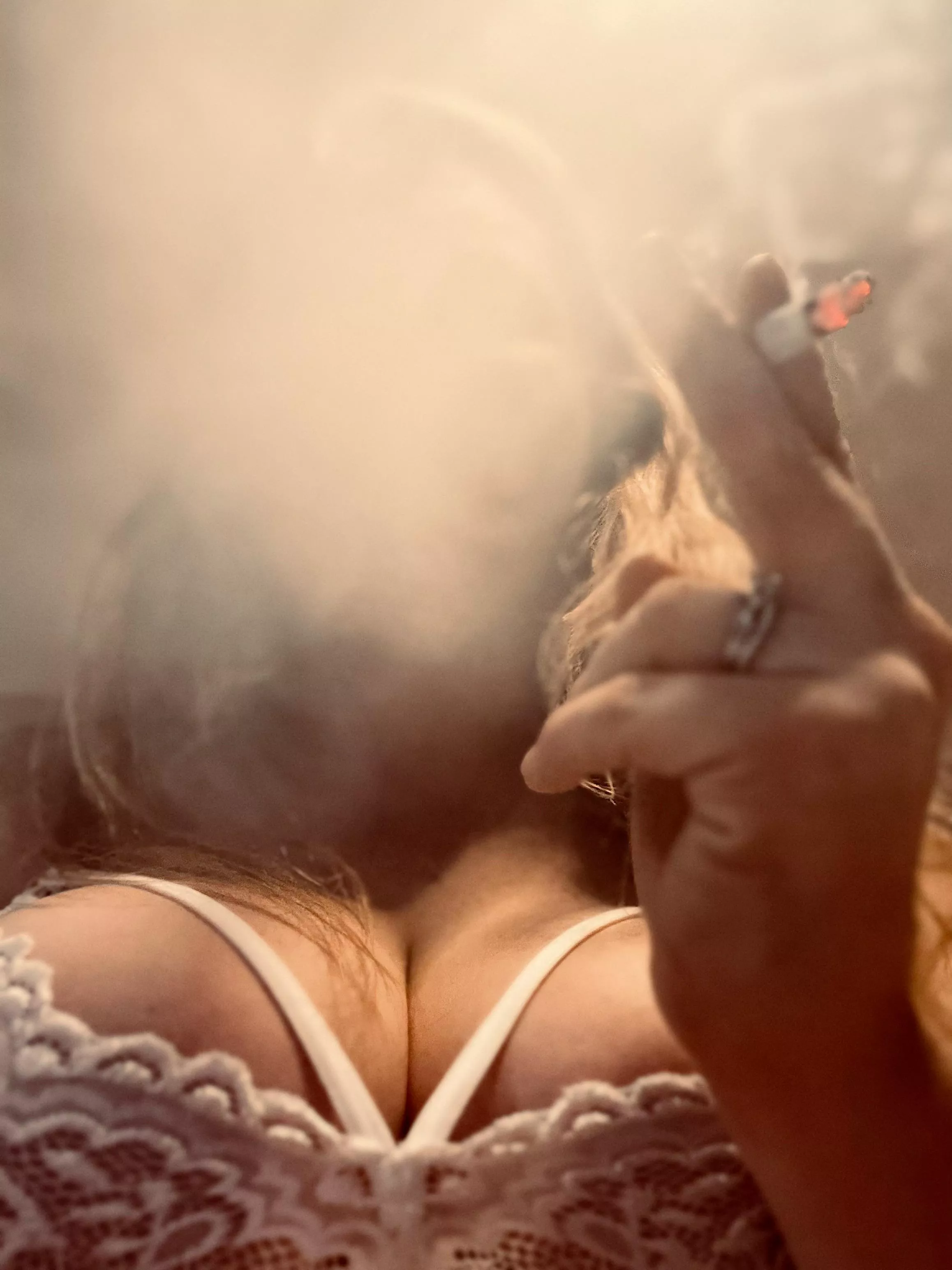 Smokey Kisses ? 😘💋 posted by Lauraleslie