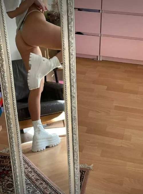 so comfy and sexy by glabrousBeauty94