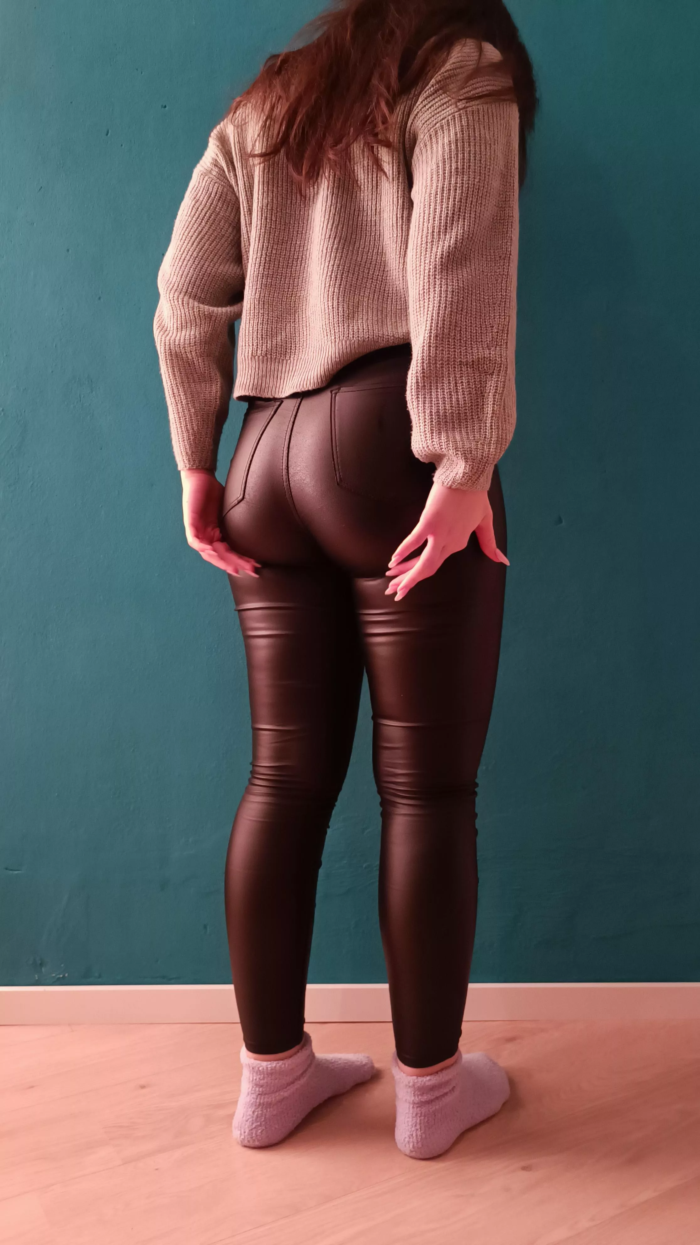 take them off me😈🍑 posted by fit_jasmine20