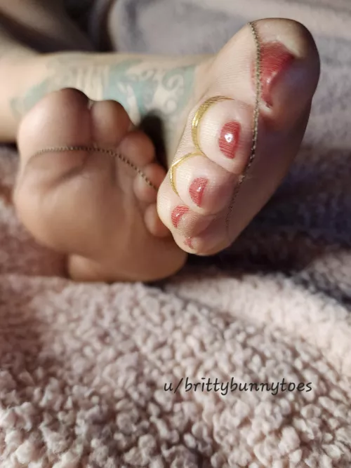 Taking applications for foot slaves 😈💖🐰💖 by Brittybunnytoes