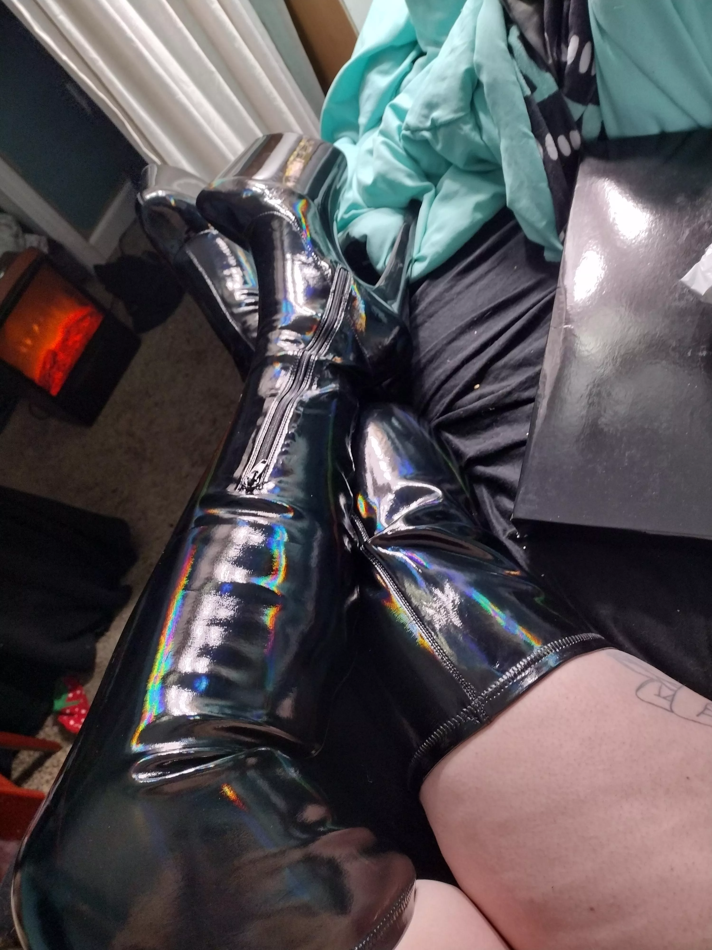 These holographic boots are the coolest posted by haruharuhi22