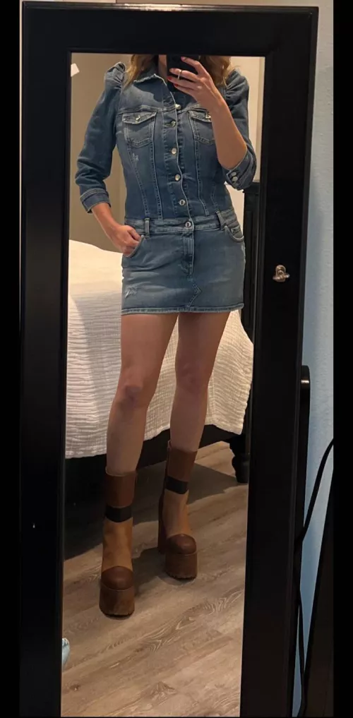 Today's work attire! 💋 by dark_kitten20