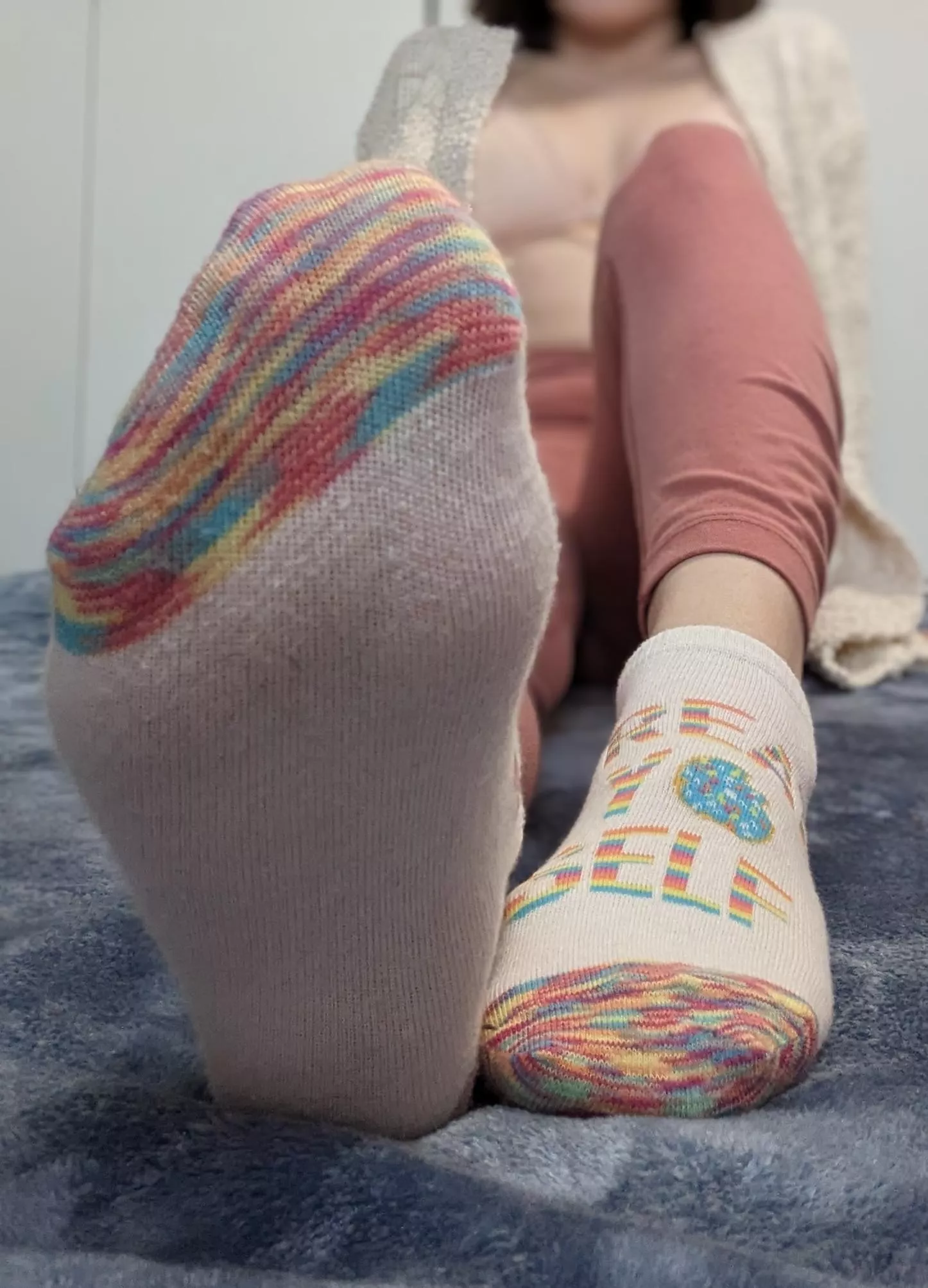Treat yourself to the smell of my socks posted by anon-tight-pussy