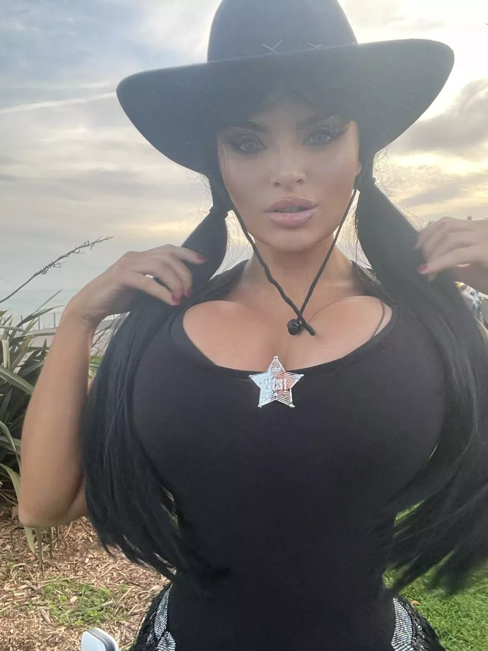 Trying to cover up the sluttyness posted by TaylorMarie1991