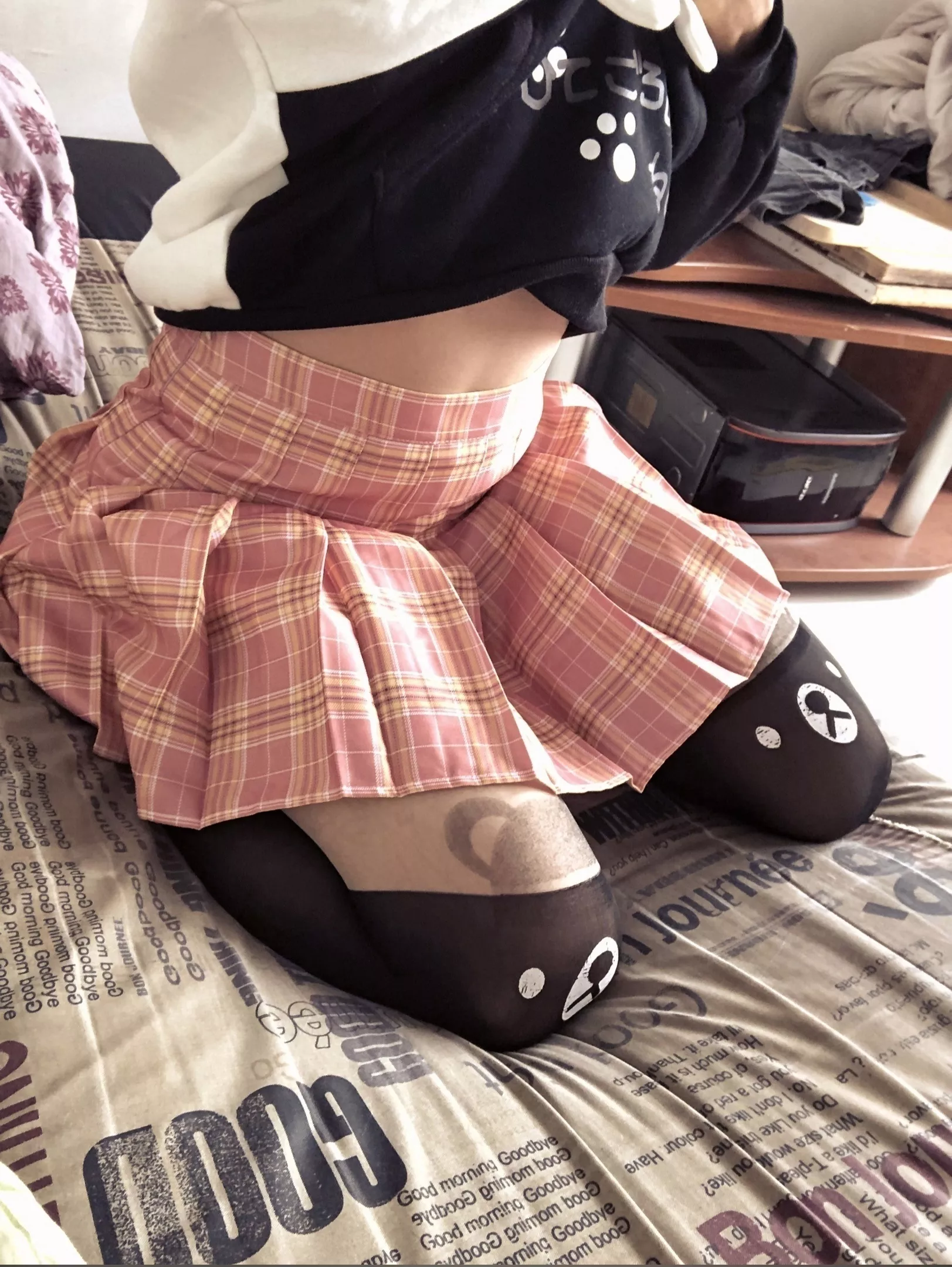 tummy ^.^ posted by qLittleCutie