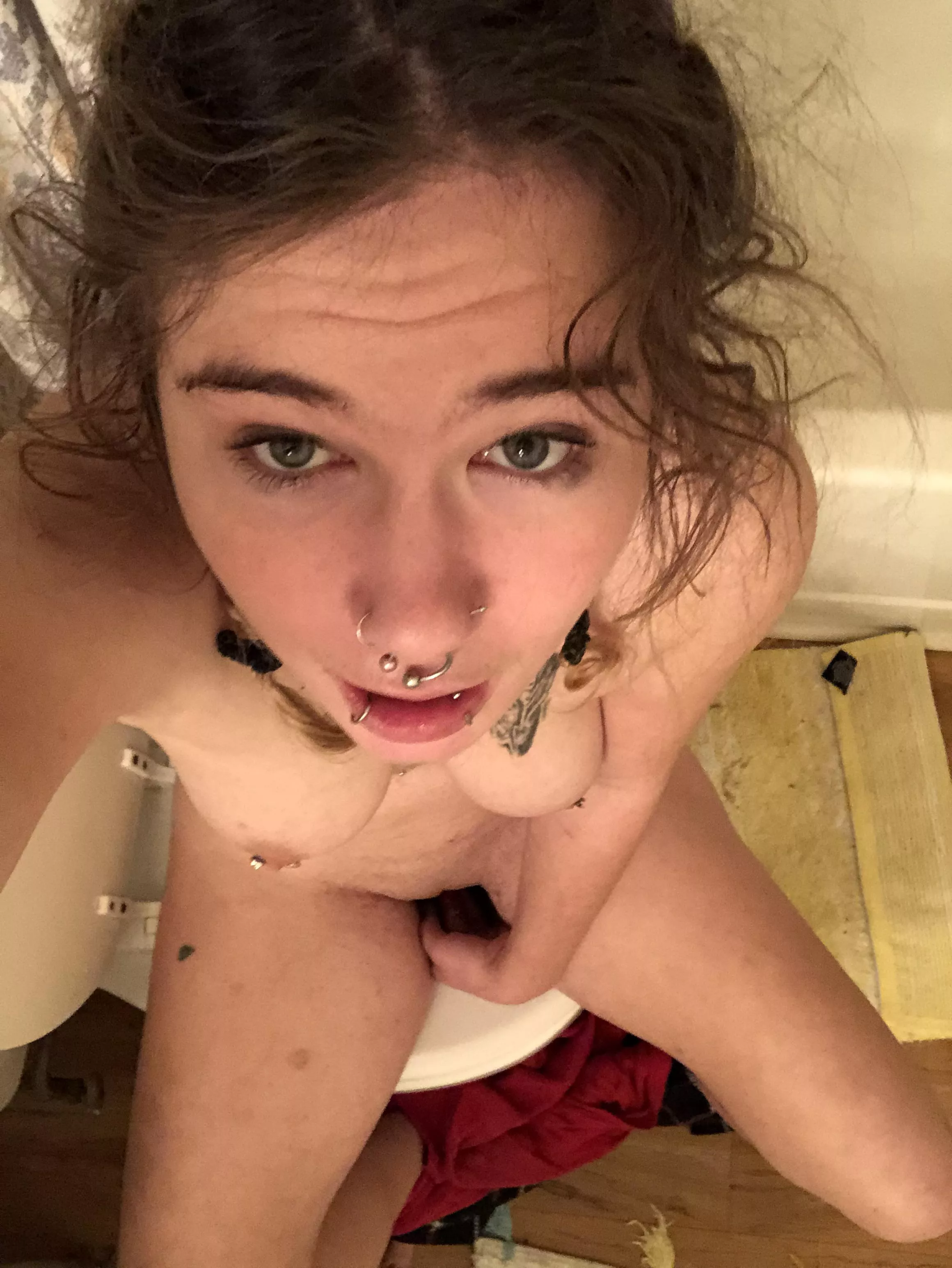 Ur lucky I’m intoxicated my nipples are out 19f posted by Sintiluturn