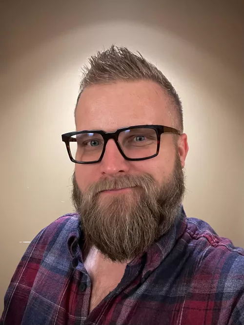 Went to a new barber 💈 on my lunch break. Got a cut and beard trim. What do you think? by jdpate16