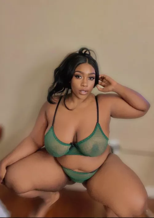 what can I do for u baby??👸🏾💚 by kennedydavisof