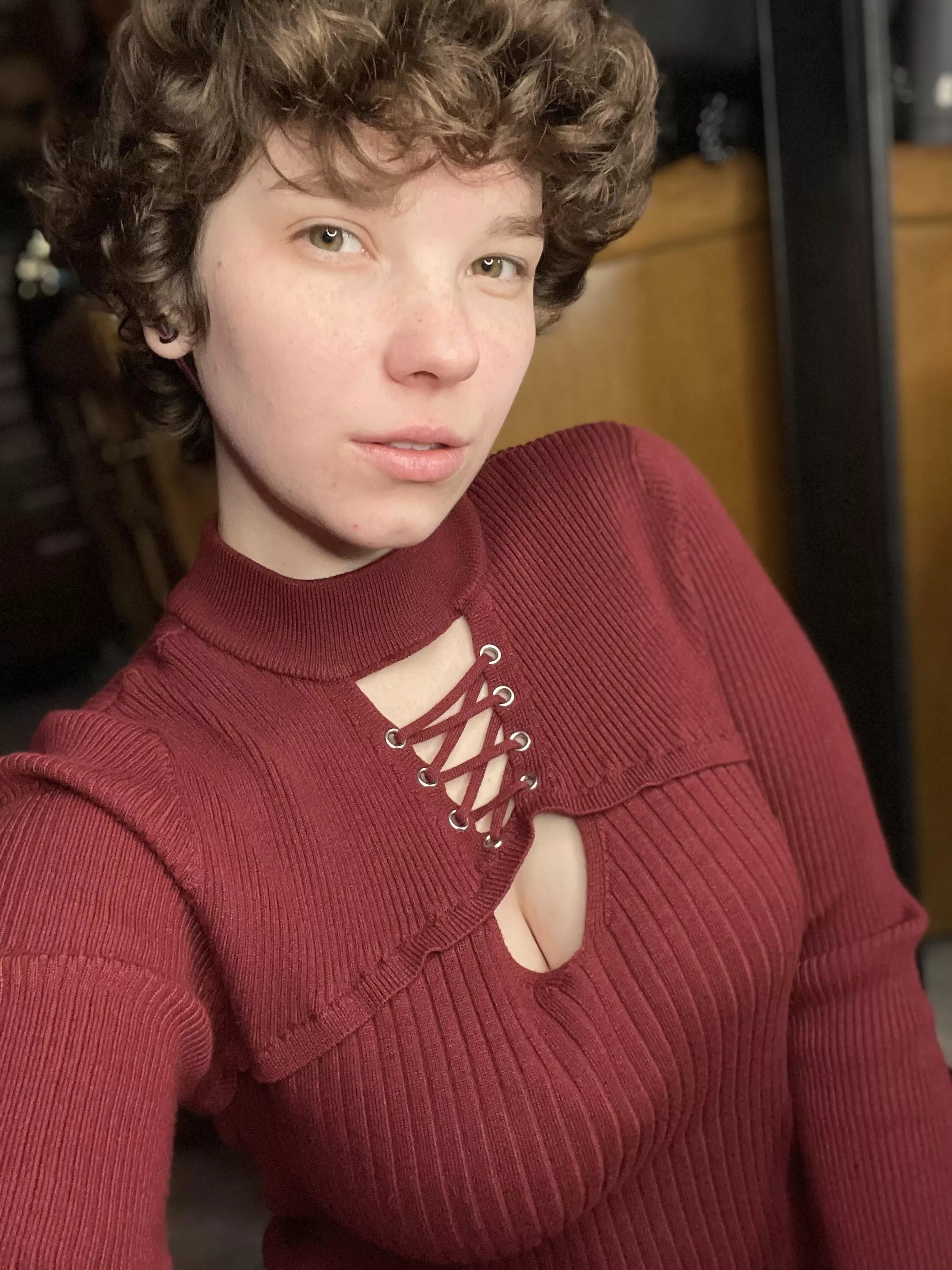 What did you notice first? 😘 posted by _Purrrsephone_