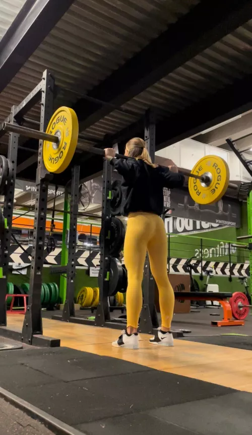 Who else loves leg day? 🏋️‍♀️ by sagittarinaofficial