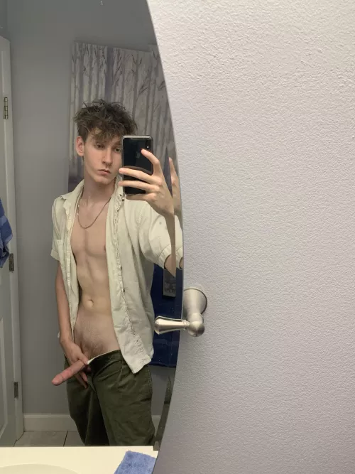 Who’s looking for a new 18 year old “best friend” by xvzj345