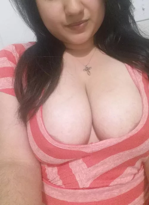 Will I catch u looking? Would u look? by Medium-Ad697