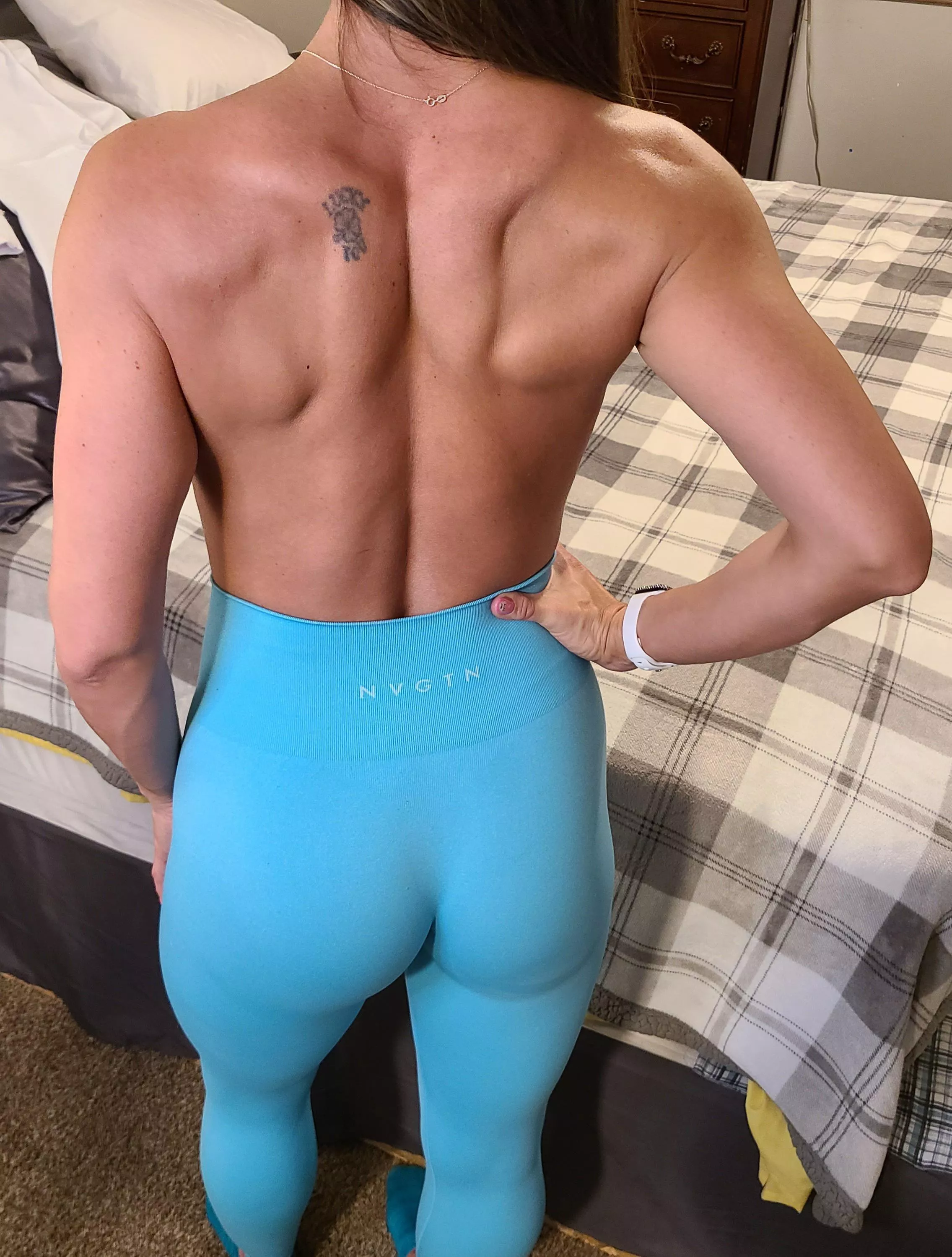 Yogapants, Socks & a Watch 💋😘🍑 posted by Nice_Gym_Rack