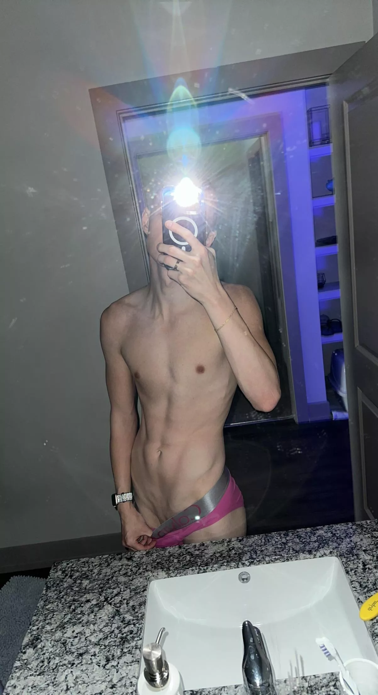 22M US verse twink @CSPR222, send face posted by SummerApprehensive75