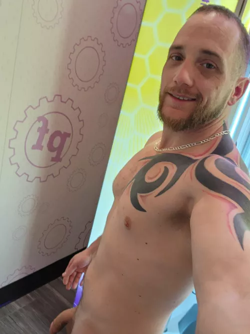 35[M] Abs ✔️ Tan ✔️ now off to slay the day! Let's Go!! by Niners4life88