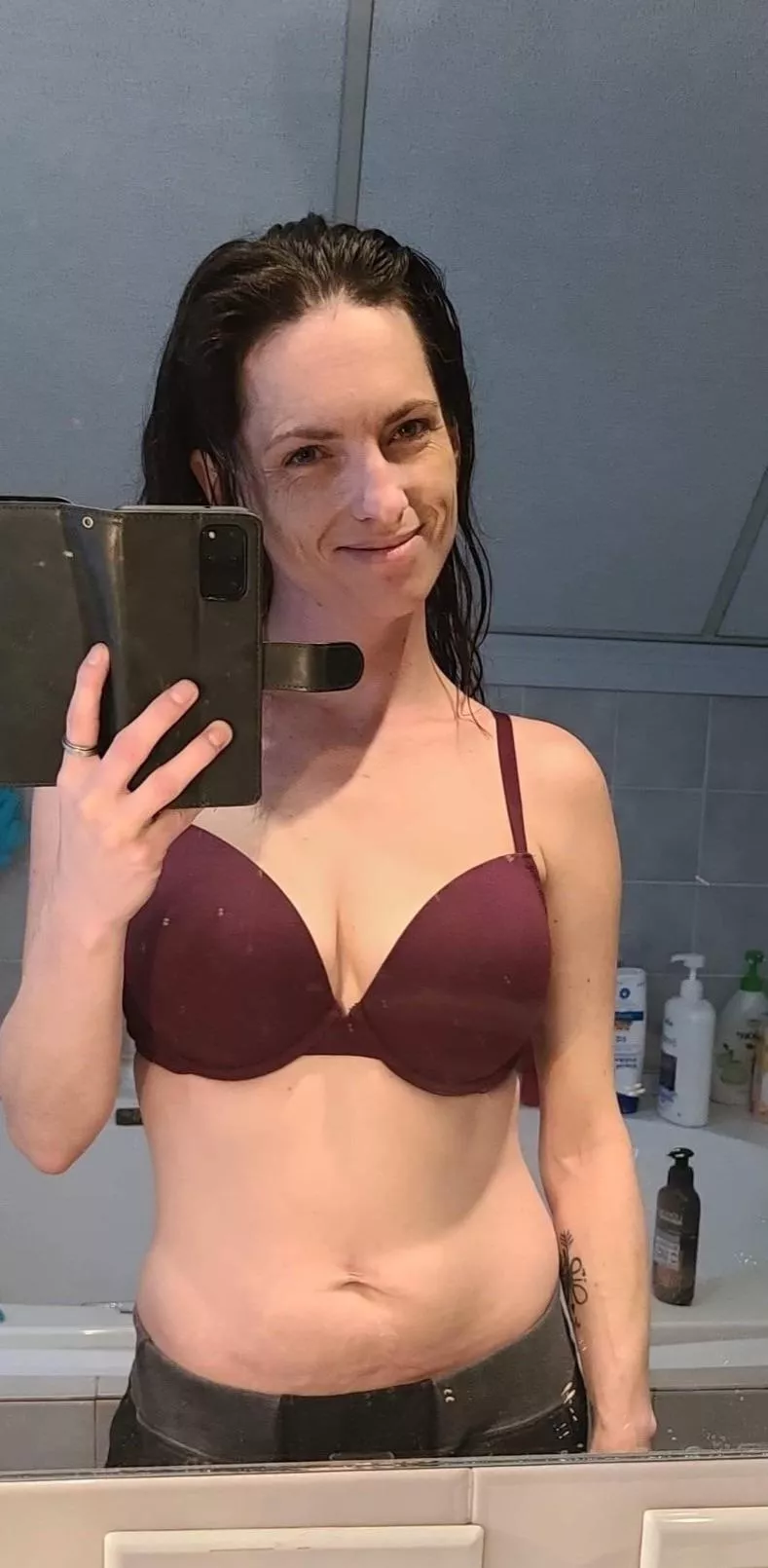 41F who likes dimples ? posted by northernmilf0