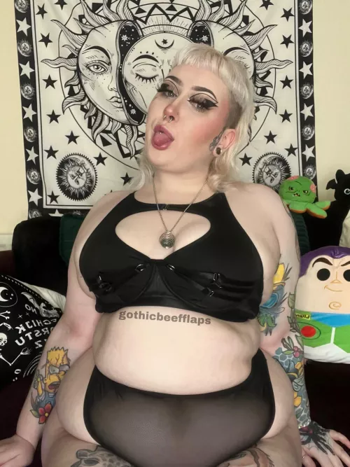 ⚠️ $6 SALE ⚠️𖤐 every hole is a goal on my page!🍩 𖤐 squirter 💦 𖤐 sexting, JOI, genital rates + more!😛 by gothicbeefflaps