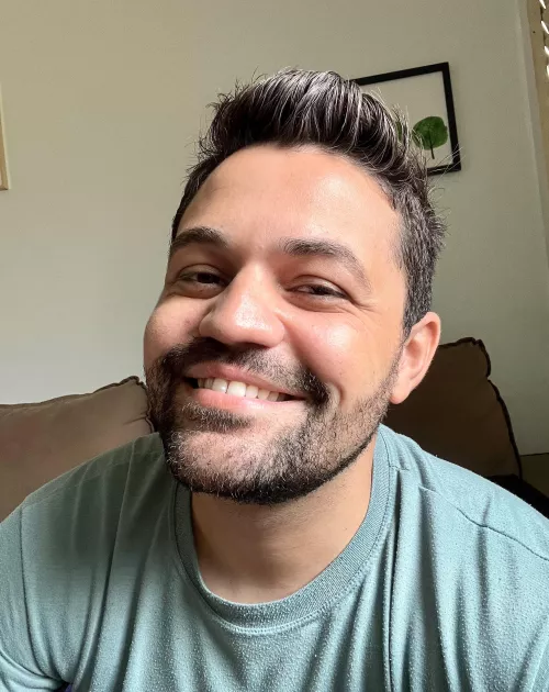 A small smile passing on the scroll by Duhdudueduh