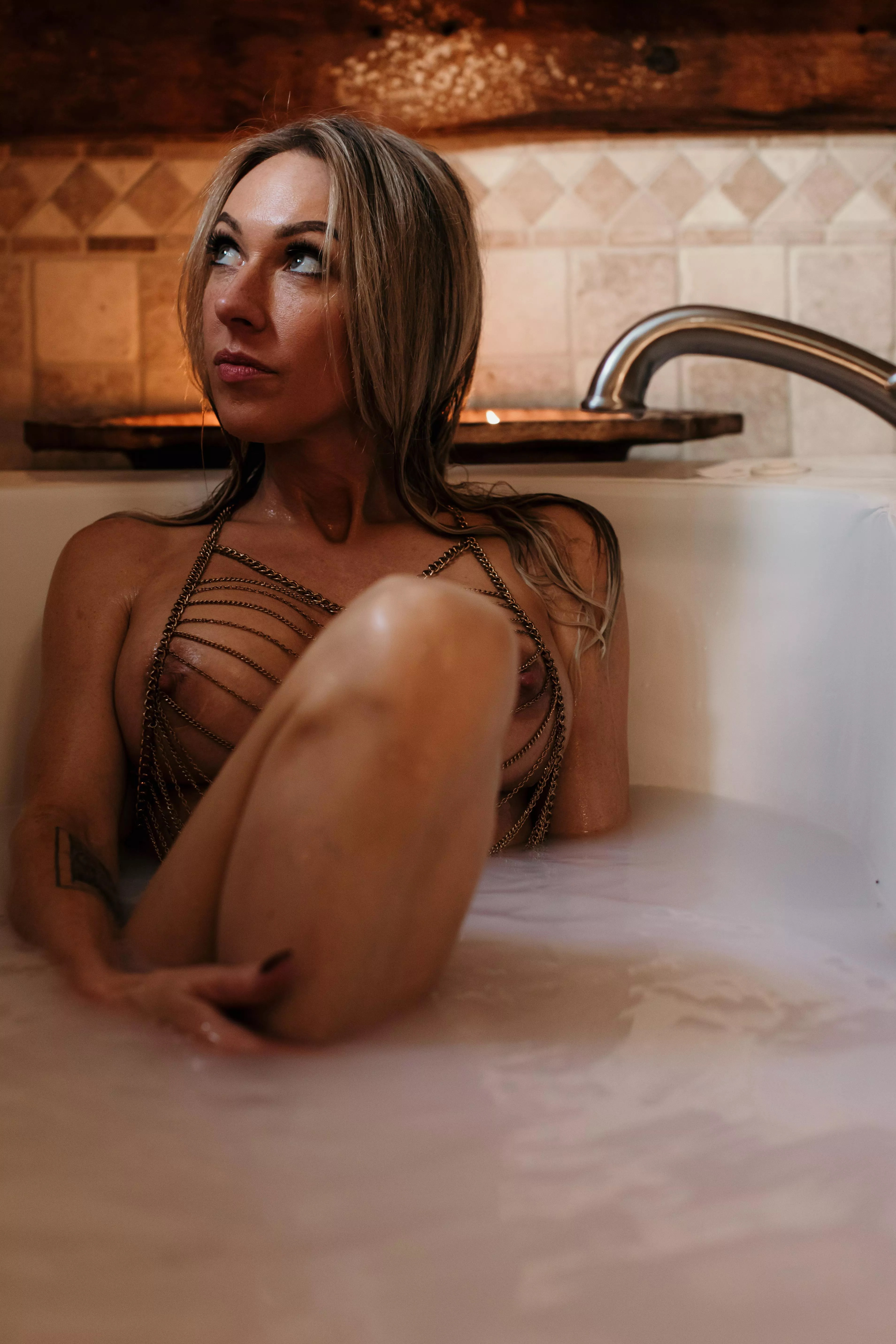 Bathing in chains ⛓️ posted by KieraMoore