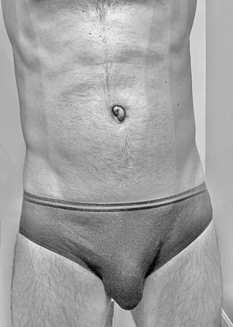 Bikinis in noir posted by 2close2trouble