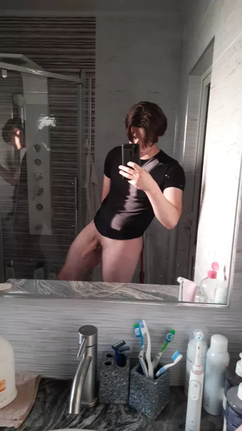 Black t-shirts are the best t-shirts by ItBeLikeThat4