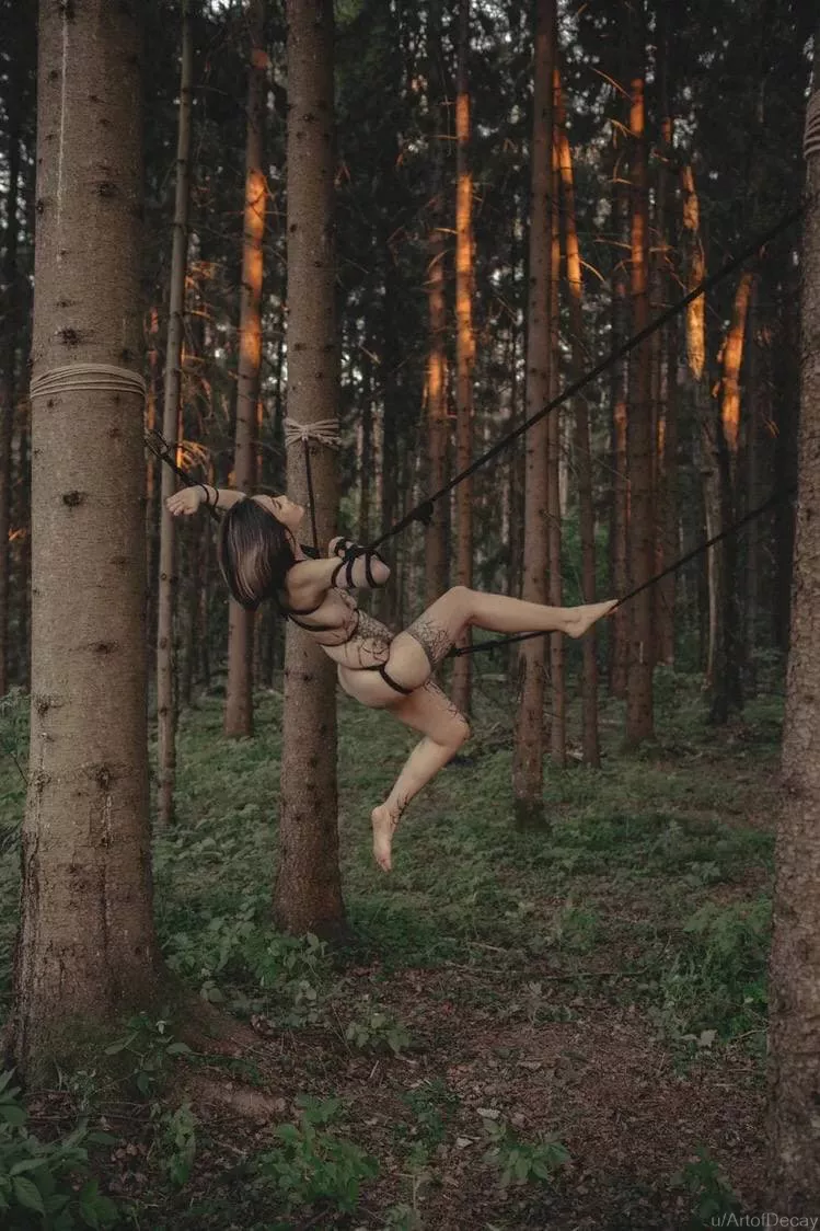 Body paint & shibari in the woods on Karandashiha posted by ArtofDecay