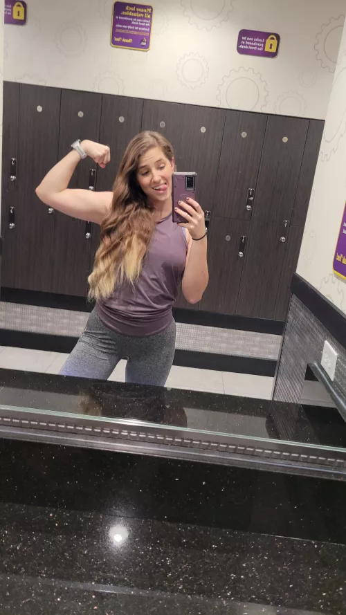 Chest and triceps, the only time I feel weak at the gym is when I'm attempting to work triceps 😝 by Mission-Couple-4905