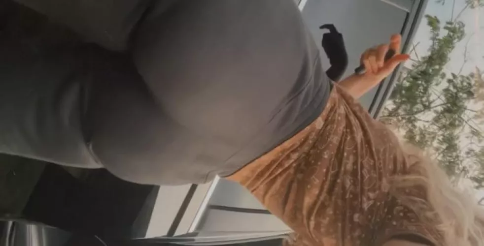 🍑’chyyyyy by Callie_Bunnnyyy