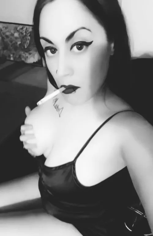 Come smoke with me baby by morticia90