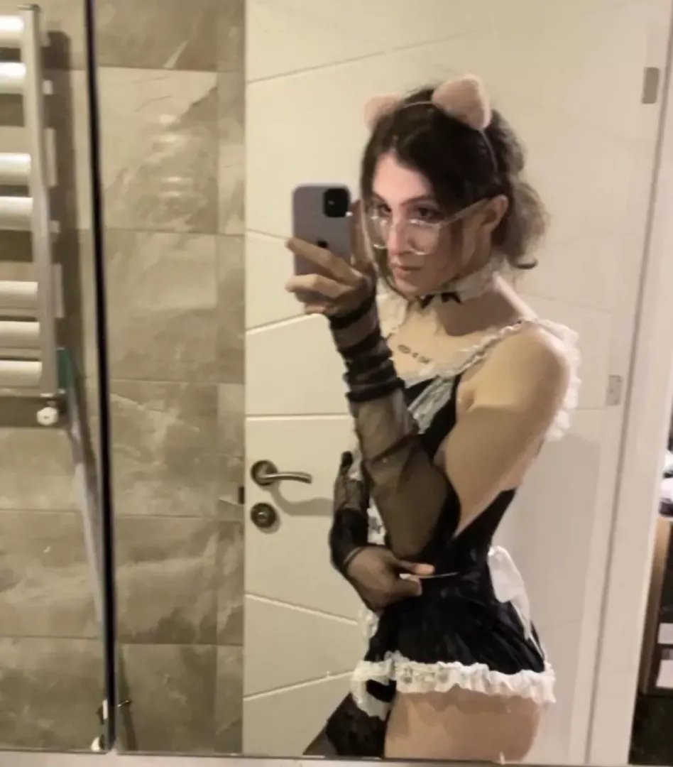did you know kitty maids make the best cookies? ~ by kittybutrlylonely