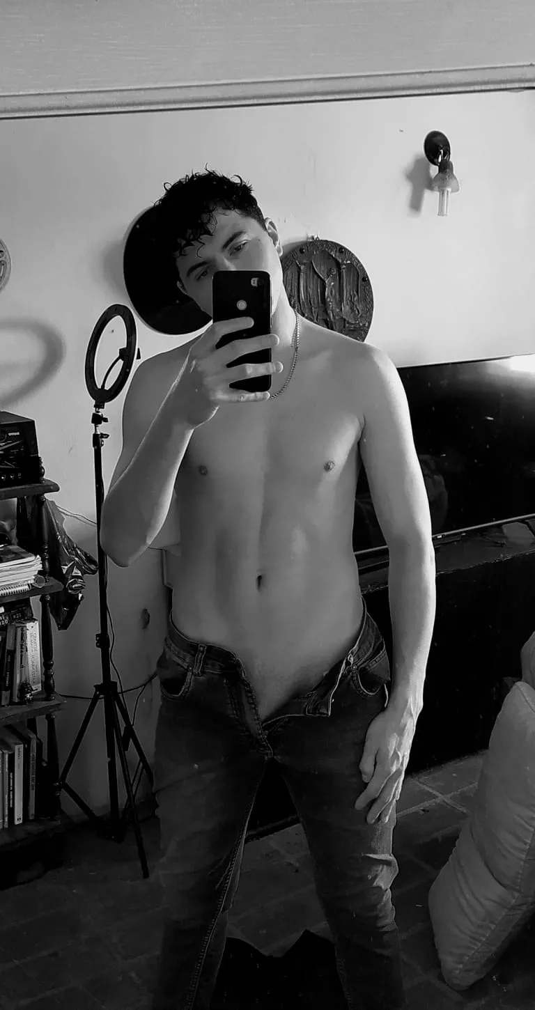 Do you want to see what I have between my legs? posted by scottsavage95