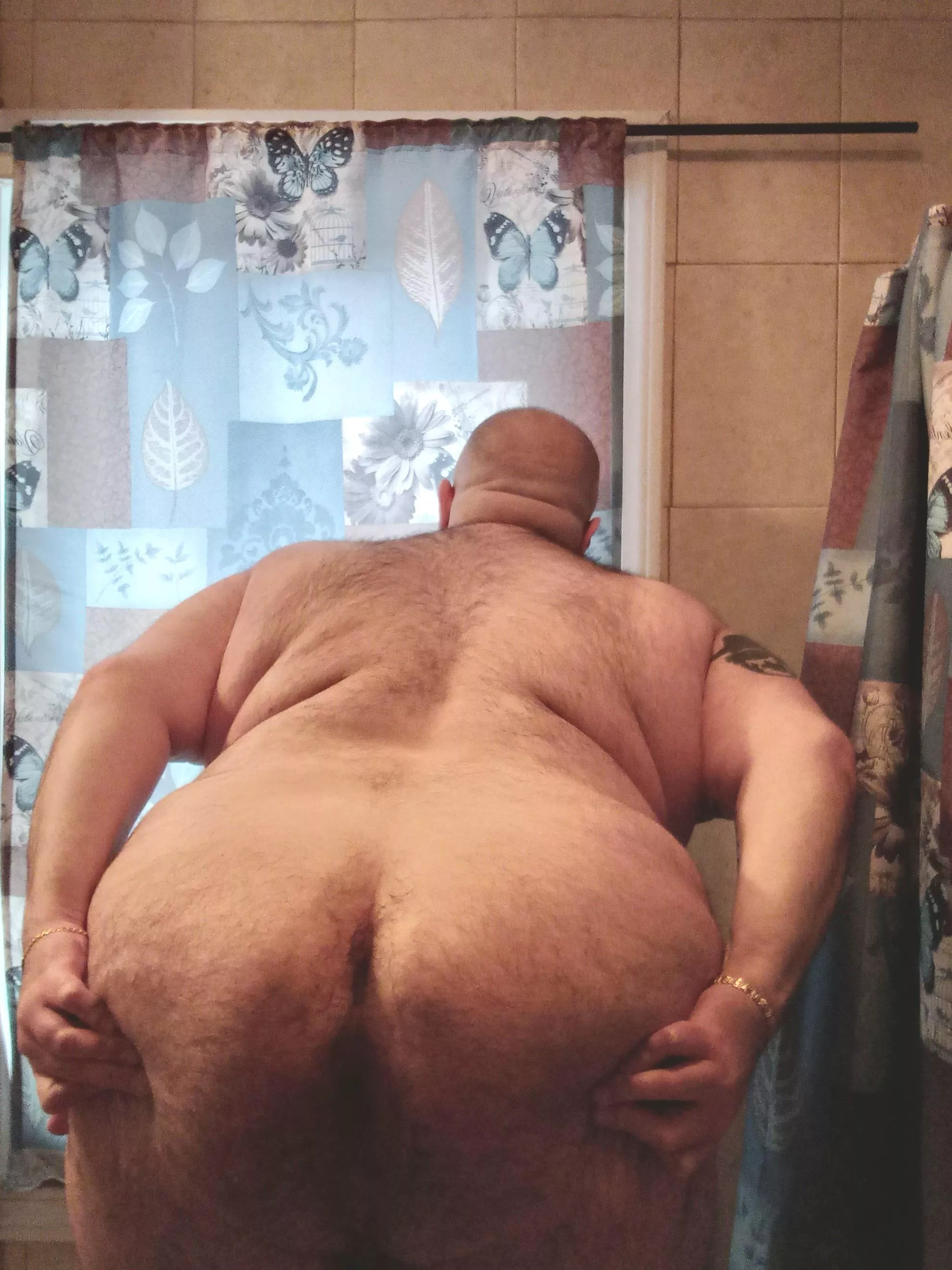 ease of access 😏 posted by TooPretty4Prison