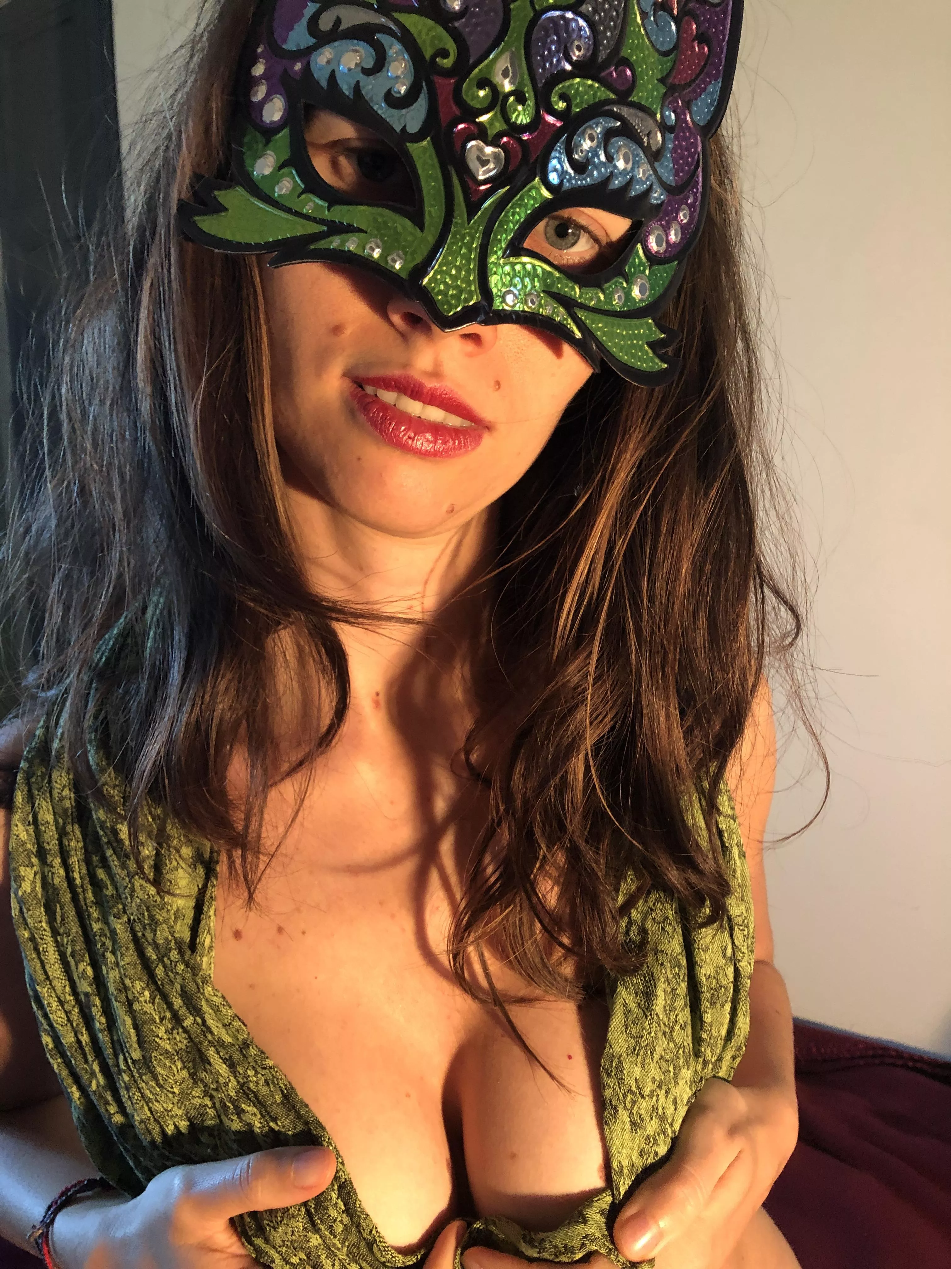 Ehm ... I'm embarrassed .... that's too much for man's eyes, I'm sorry. posted by Gipsyblu