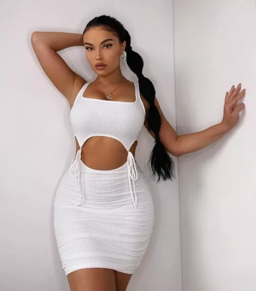 Emilia Emjeni (@emjeni) by OldDinosaurus