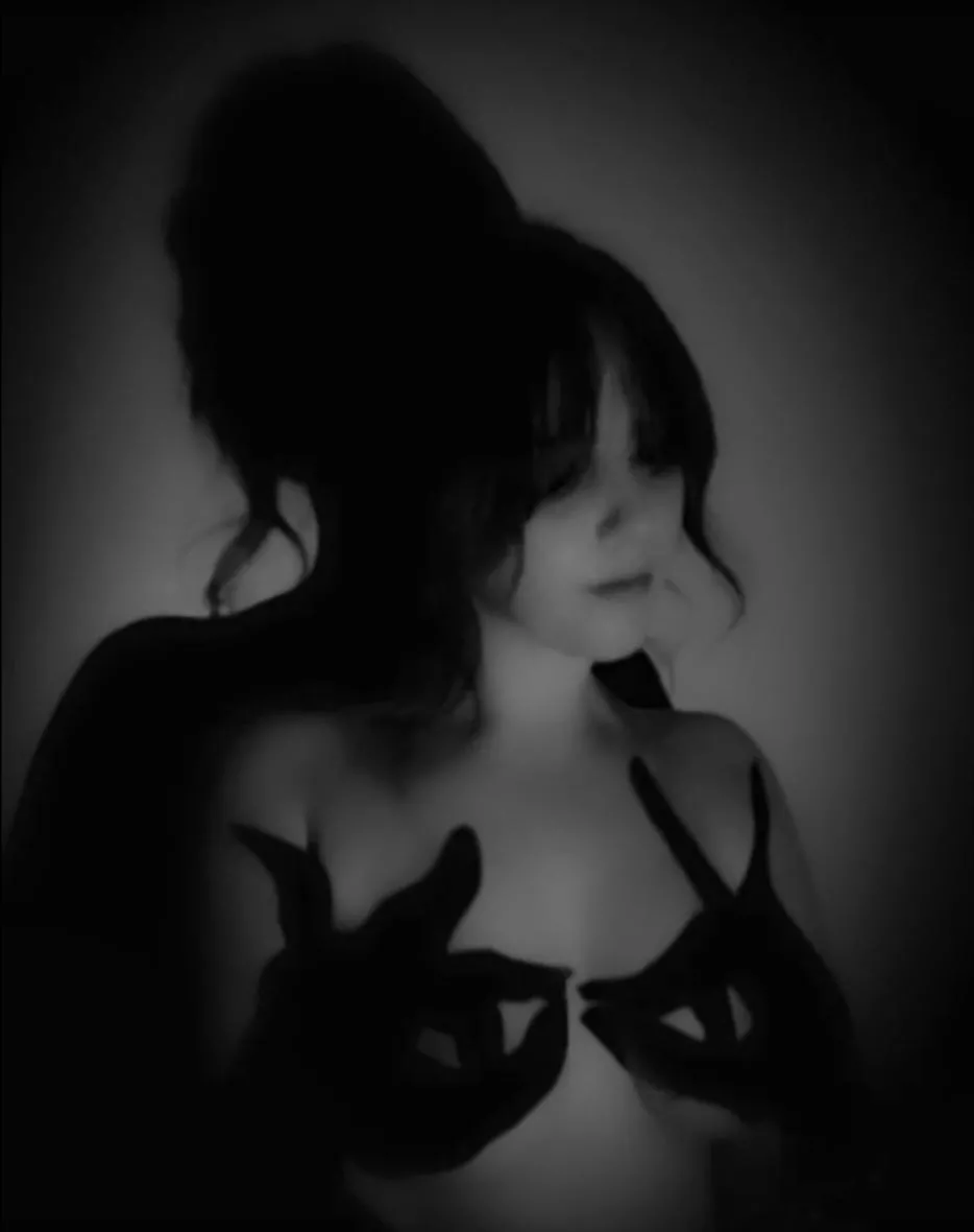 Eye Contact. posted by FaunaOfMirrors