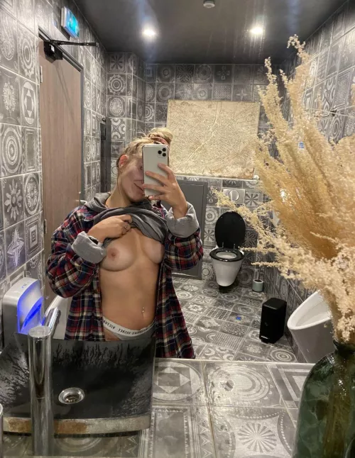 F22 What do you think?🥰 by -_-Sarah__22