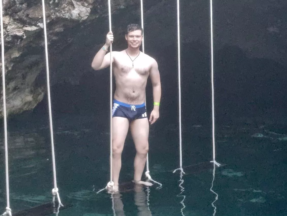 Got shy and deleted all my photos a while ago. But I feel good about this one. Taken on holiday in Mexico 🇲🇽 🏳️‍🌈 posted by The_Ollicle