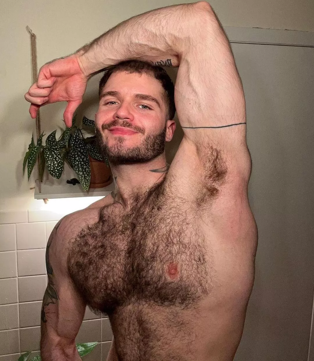 HAIRY MALE ARMPIT posted by rian20067
