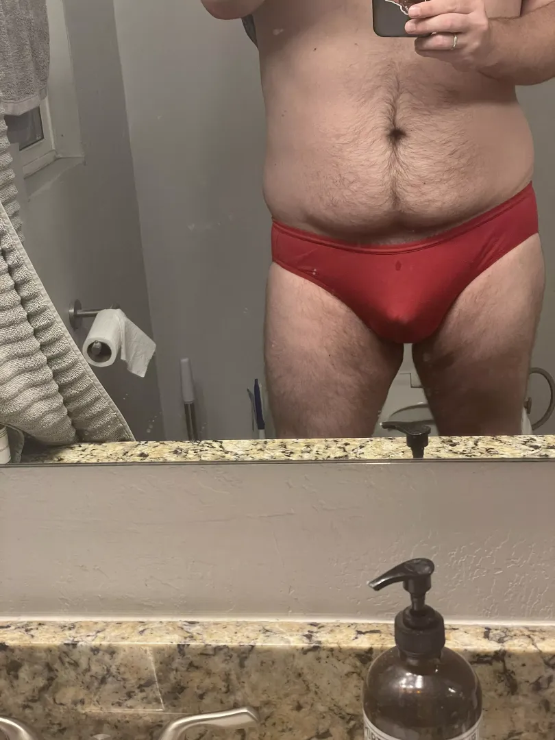 Here’s a sexy guy with some meat on his bones. by SmileyGuy37