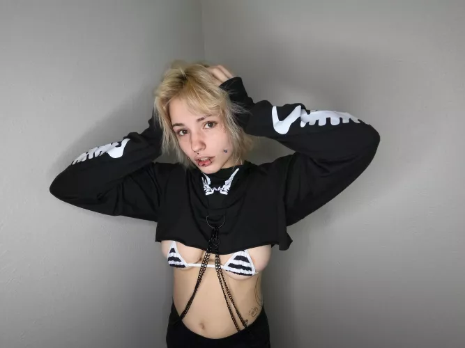 hey there!💀💀💀 by Toxinate0290