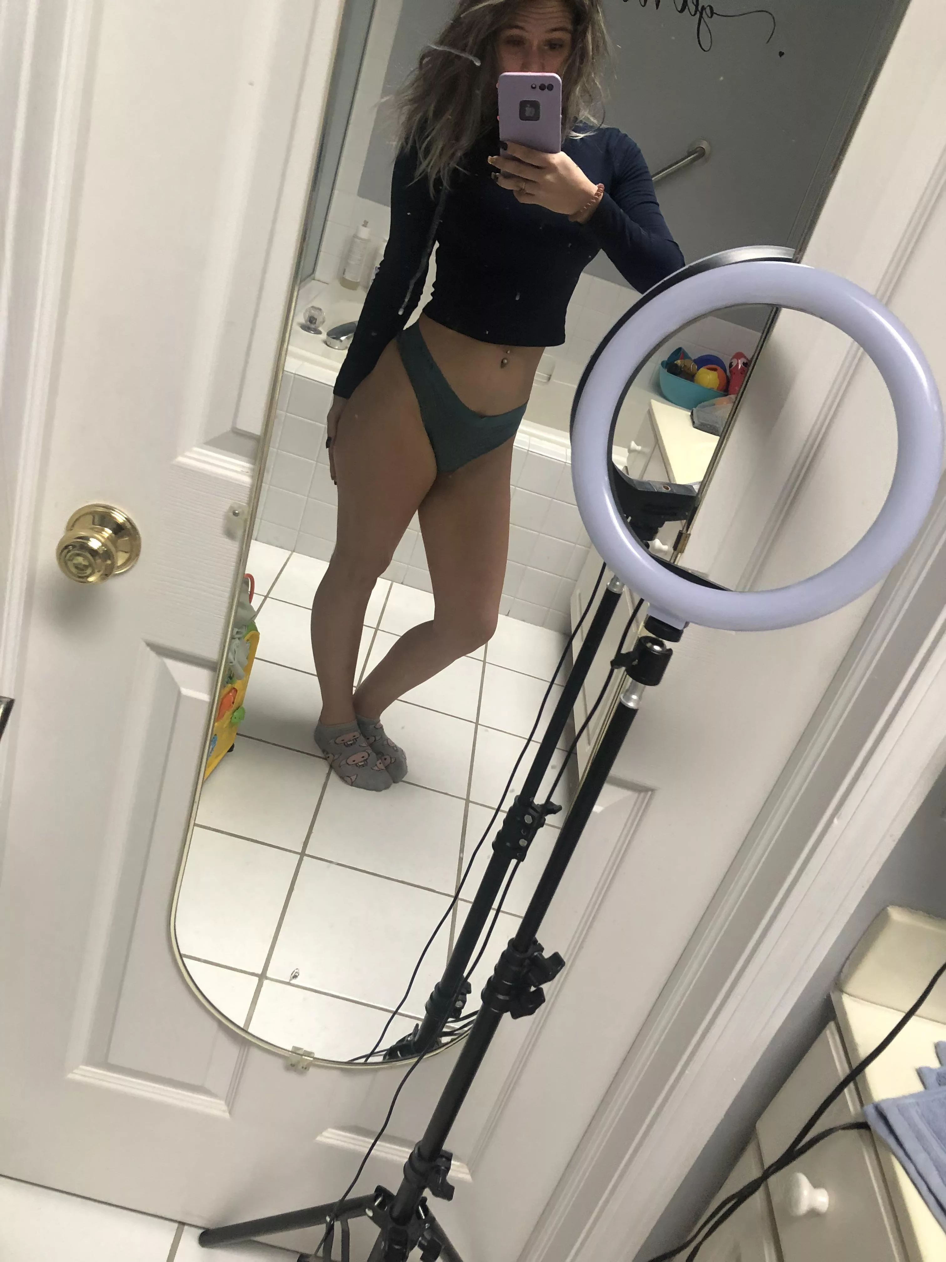 Hey there babe posted by thatgreekgirl15