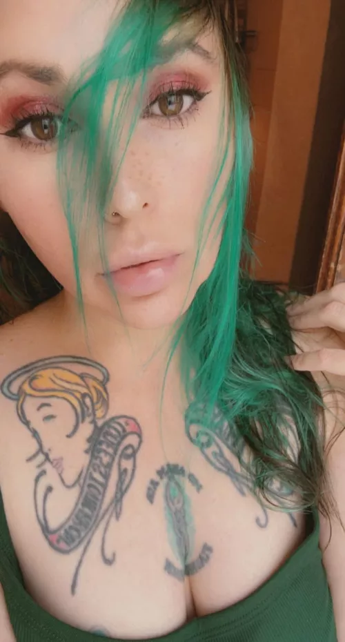 I love how vibrant the green came out. by Snarkzilla