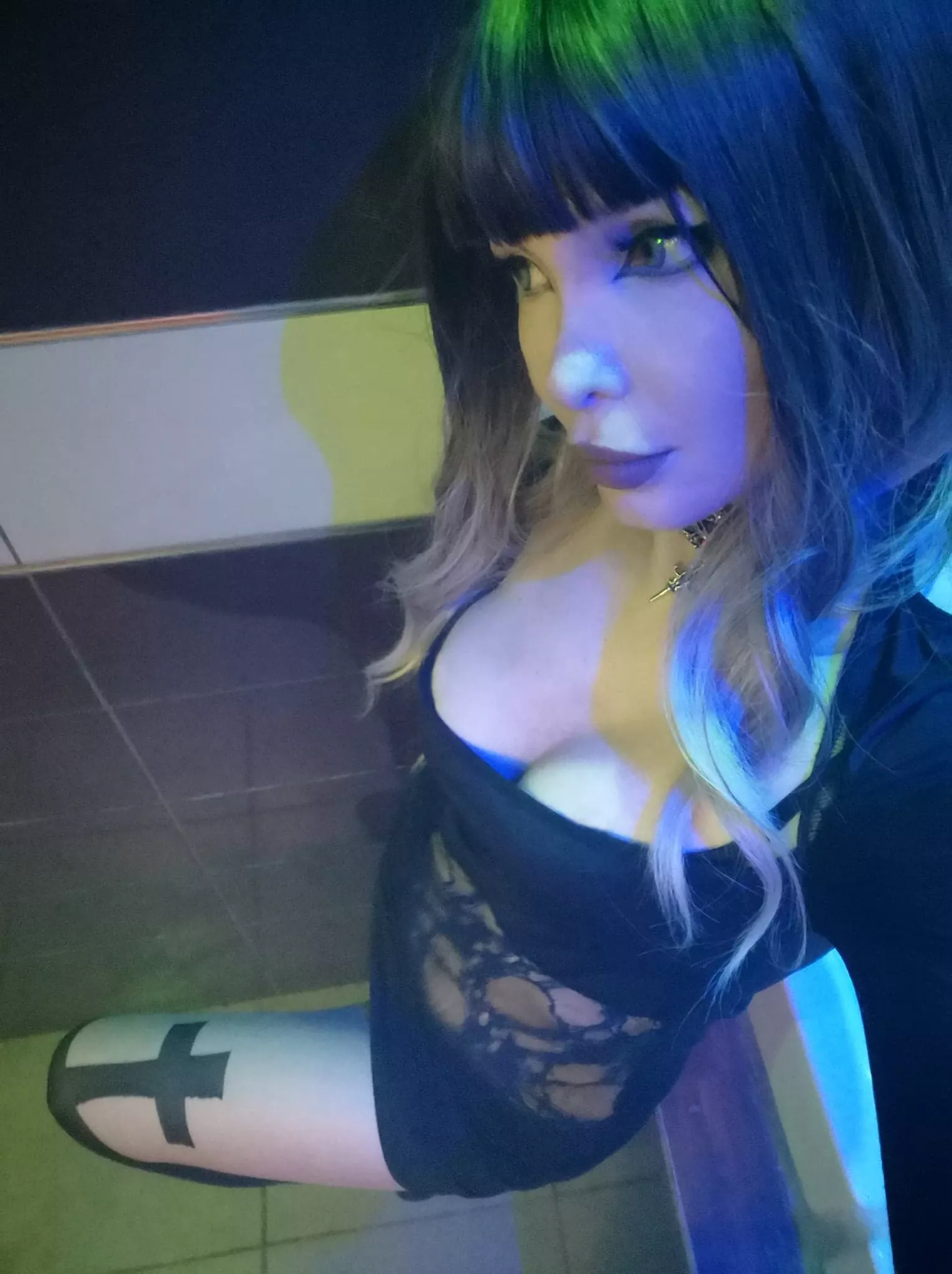 I love it when you next me how you are going to undress me tonight posted by gloriousdrank04