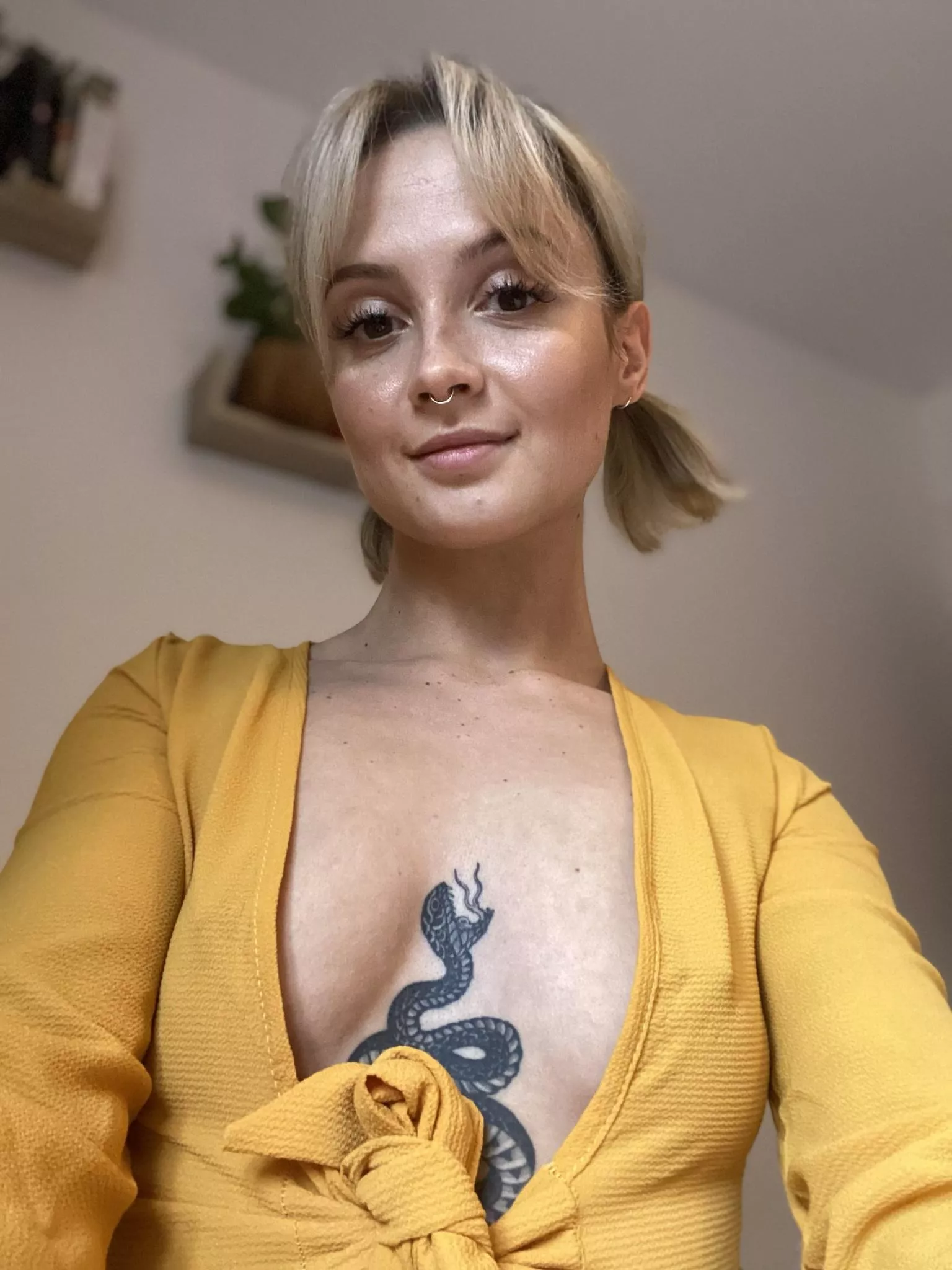 I make eyes at you in the freezer aisle, what're you doing? 👀 posted by daisydares